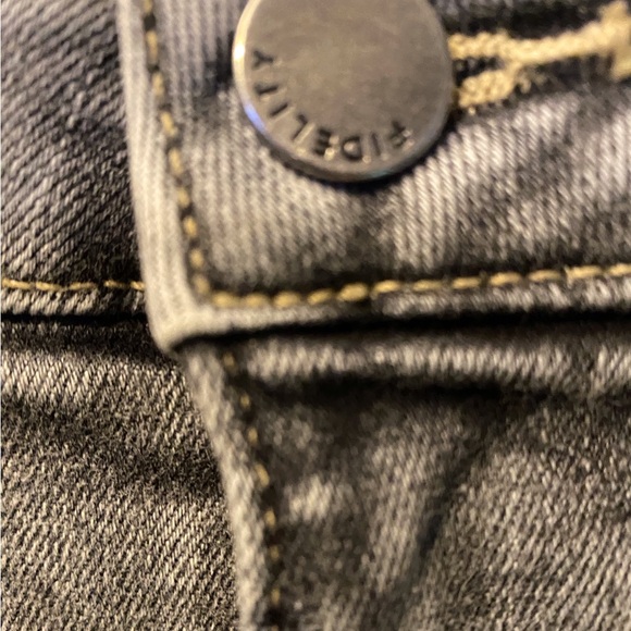 Fidelity Gwen Skinny Jeans Size 29 - Picture 6 of 8